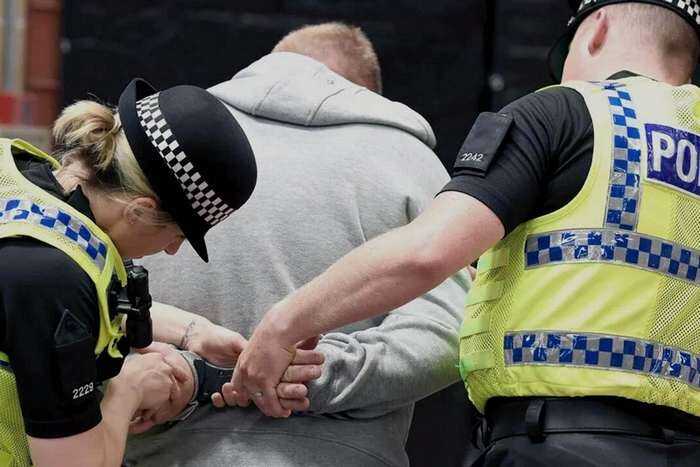 В Лондоне задержали троих по подозрению в сотрудничестве с российской разведкой