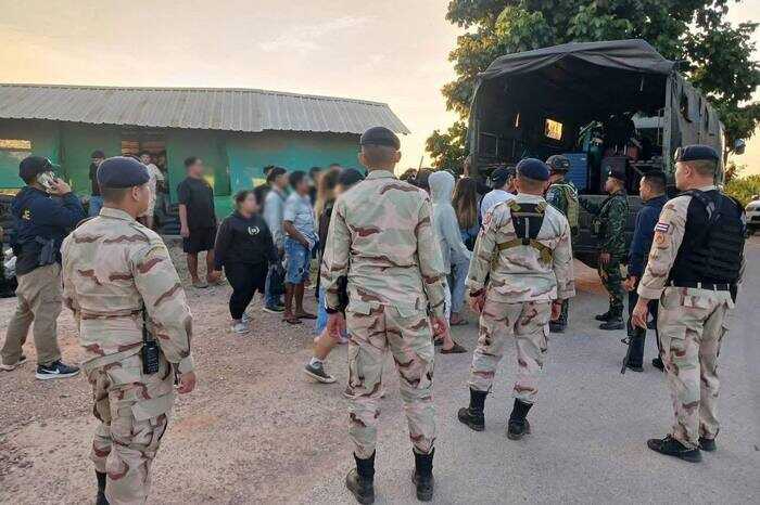 Массовое бегство из мьянманского лагеря мошенников: сотни иностранцев в Таиланде