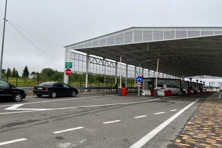 Новая система регистрации EES замедлила оформление путешественников на пограничных пунктах Львовской области