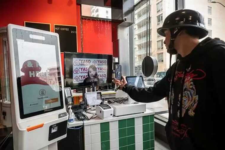 Нью-йоркские рестораны нанимают виртуальных кассиров из Филиппин через Zoom