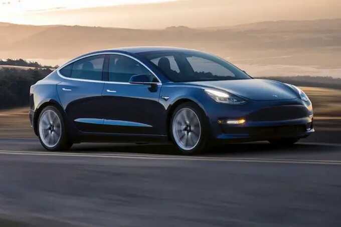 Массовая неисправность у владельцев Tesla в России: зарядка невозможна, сервисы перегружены