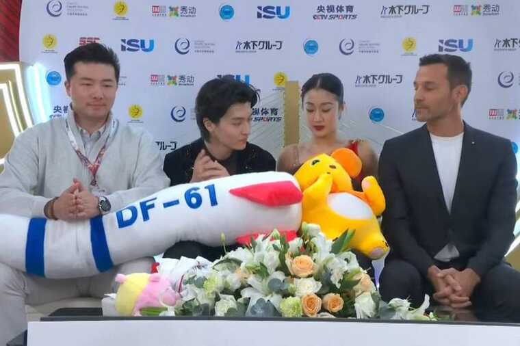 Китайских фигуристов проверяют после демонстрации игрушечной ракеты DF-61