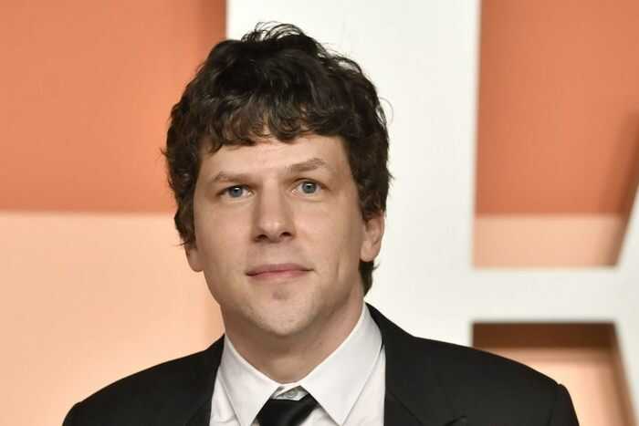 Голливудский актёр Джесси Айзенберг пожертвует почку незнакомцу