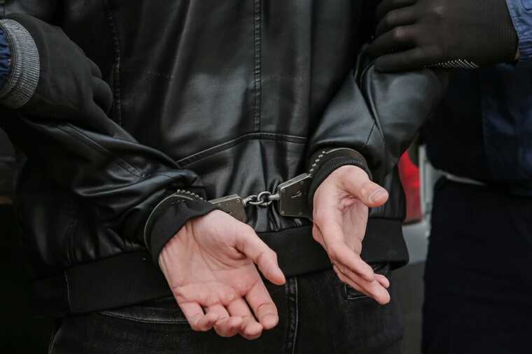 Активиста и бывшего кандидата от «Яблока» Данила Зимина доставили в пункт призыва